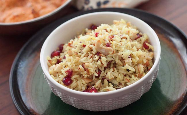 # Modur Pulao: The sweetened Kashmiri rice prepared with all the spices, dry fruits, milk, ghee and saffron will surely make you yearn for more.