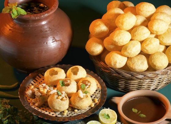 Street food for the Hygiene conscious: Phuchkas served with Mineral water in Kolkata