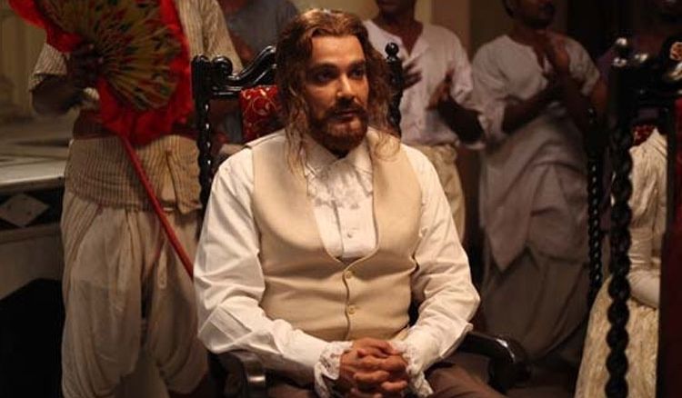 Is Prosenjit Chatterjee hiding one of his looks of Jaatiswar from public?