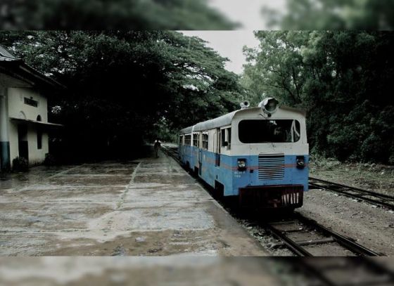 Time stands still at this ghost station..!