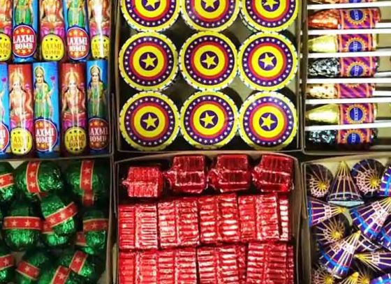 Cracker Industry in Kolkata handciapped