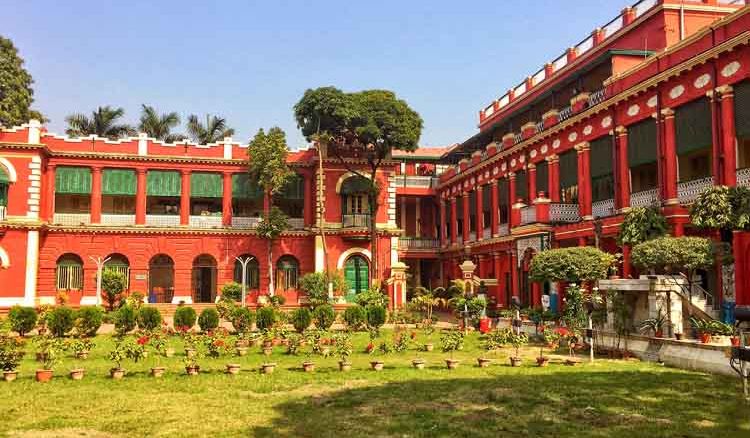 The past glory of Thakur Bari theatre