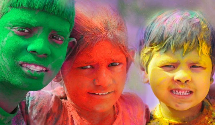 Prevent your skin, hair from holi colour