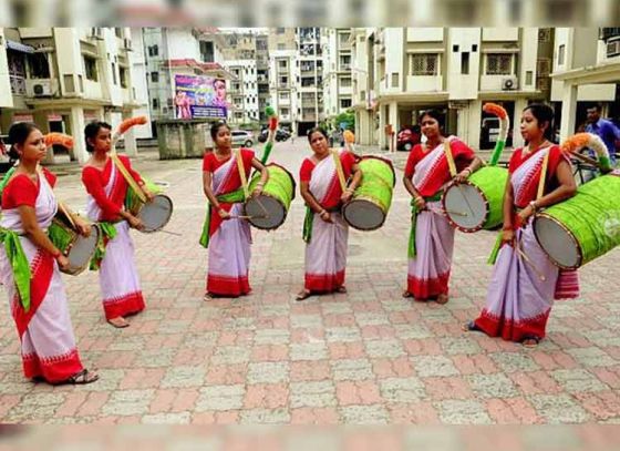 ‘Whistle Podu’ for the female dhakis!