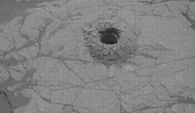 Curiosity rover drilled a new hole at Mars