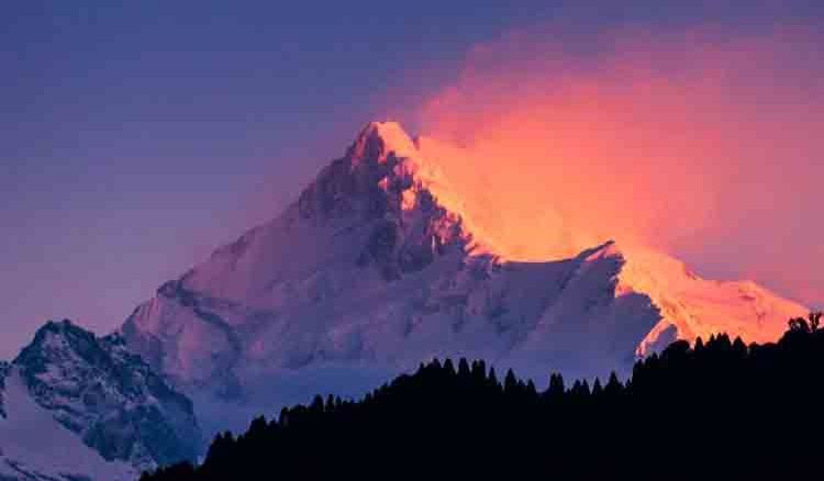 Four Bengali mountaineer reached on top of Kanchenjunga