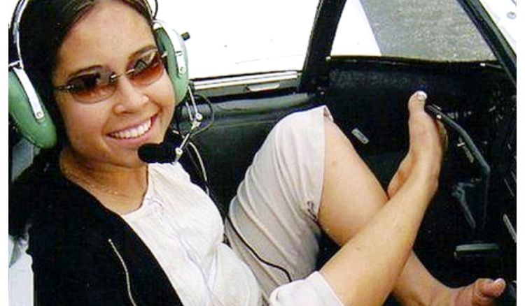 Without hands jessica became pilot