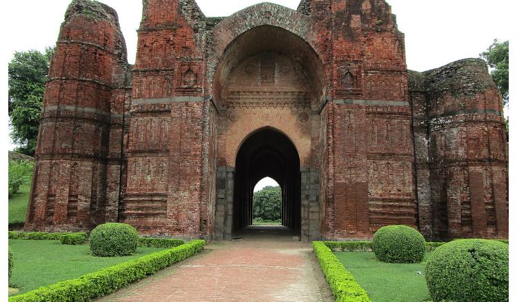 Large gate for giving honour