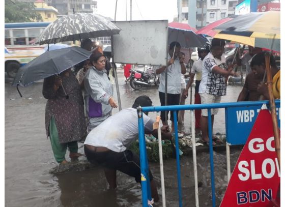 নর্দমা পরিষ্কার করতে এবারে অত্যাধুনিক মেশিন