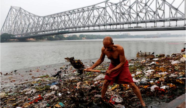 গঙ্গায় দূষিত জল ফেললে জরিমানা ৫ লক্ষ