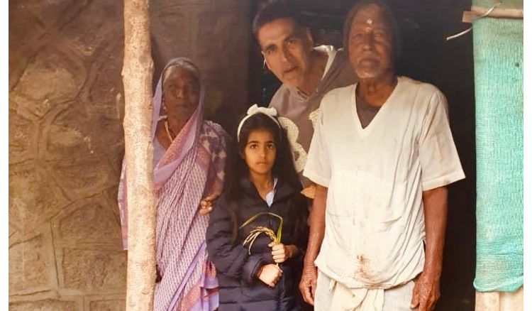 Akshay and nitara eat gur-roti in the time of  their morning walk