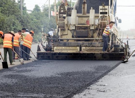 Road made of plastic in Guwahati