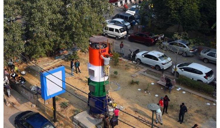 india’s first smog tower has been installed in delhi