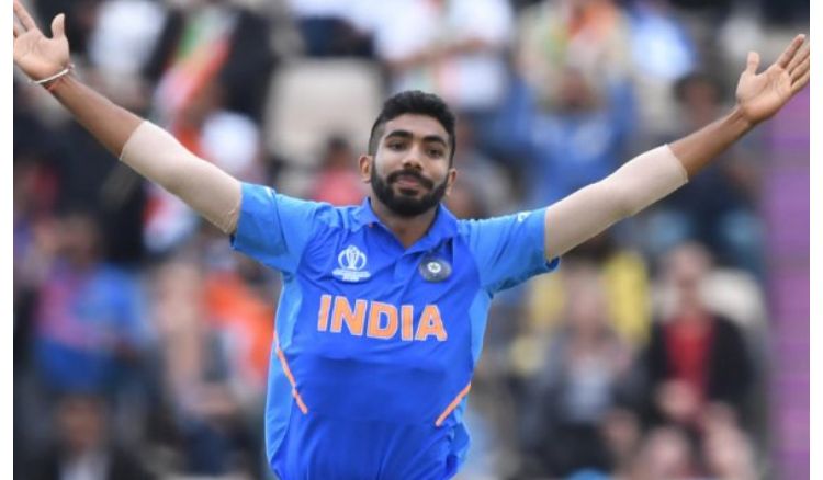 Jasprit Bumrah Practice his Yorker in the local road