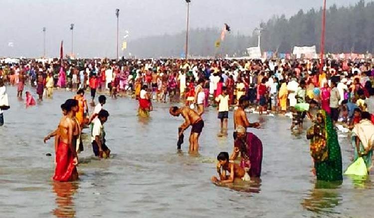 মকর সংক্রান্তিতে মানুষ গঙ্গাসাগরে স্নান করতে যান কেন?