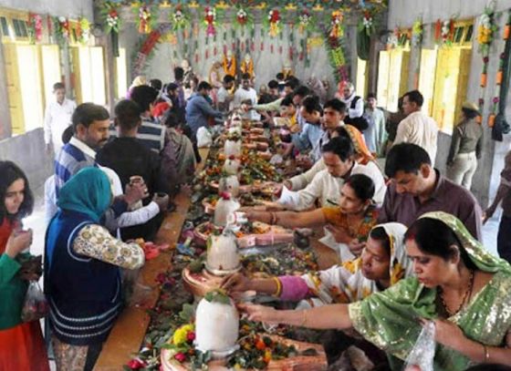 ফাল্গুনের কৃষ্ণাচতুর্দশীতে শিবরাত্রি ব্রত পালন করা হয় কেন?