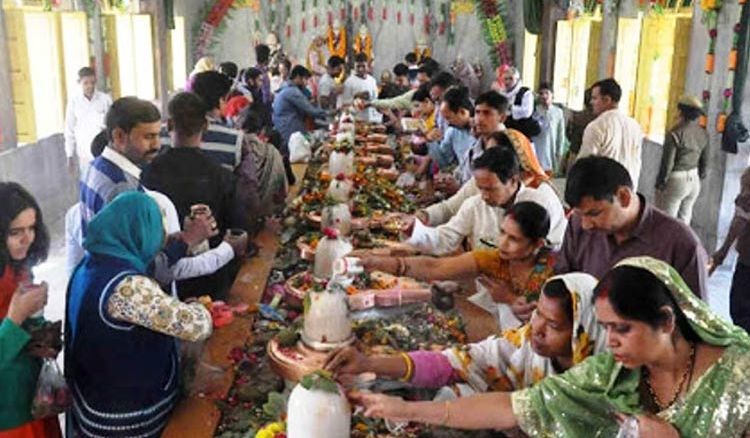 ফাল্গুনের কৃষ্ণাচতুর্দশীতে শিবরাত্রি ব্রত পালন করা হয় কেন?