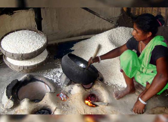 চেনা সিলেবাসের বাইরে: মুড়ির অন্য স্বাদের সন্ধানে