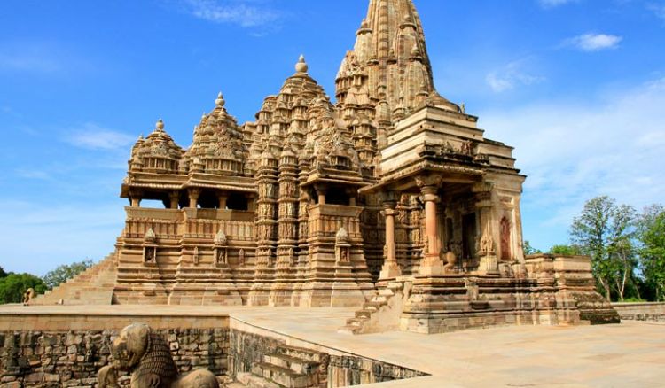 Which God Is Worshipped In Khajuraho Temple?