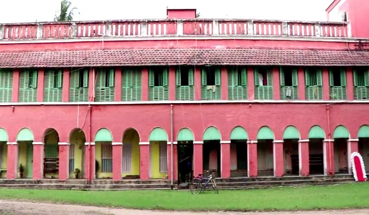 Rajbari Story: Mahish bathan Lalbari