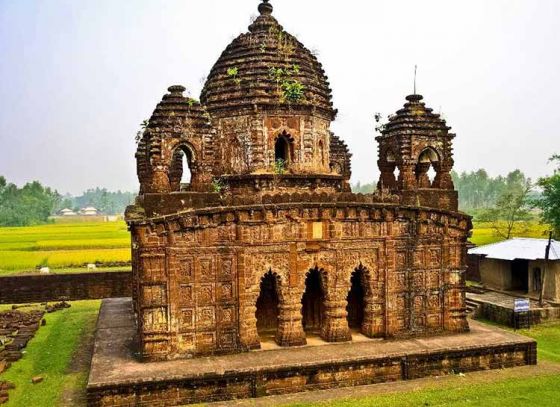 প্রাচীন টেরাকোটা কাজের নিদর্শন গোকুল চাঁদ মন্দির