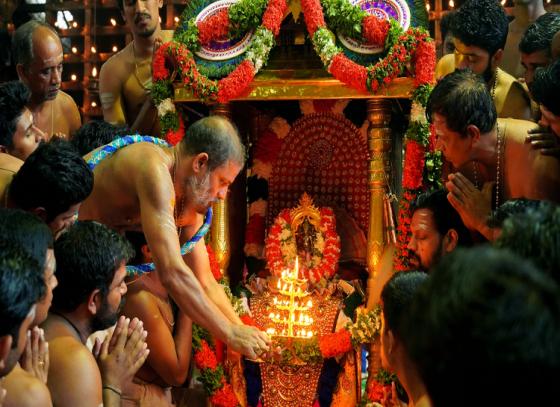 শ্রীকৃষ্ণের এই মন্দিরে মনস্কামনা পূরণ হলে হাতি দান করেন ভক্তরা