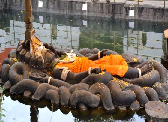 শিব সৃষ্ট জলাশয়ে ভগবান বিষ্ণুর ভাসমান মূর্তি ভক্তদের টান