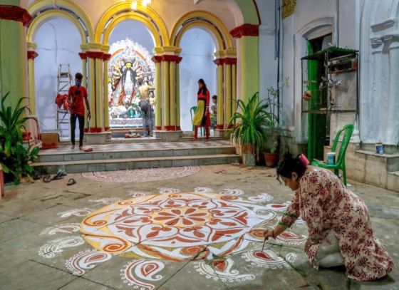 দুগ্গা কথা: কুণ্ডু চৌধুরী ও হাণ্ডে বাড়ির দুর্গা পুজো