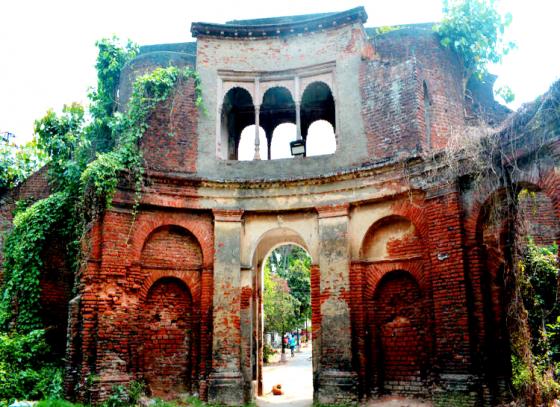 প্রজাদের অন্নকষ্ট দূর করার জন্য রাজবাড়ির ভেতরেই শস্য উৎপাদনের ব্যবস্থা করেছিল এই রাজ পরিবার