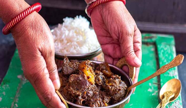 দুর্গা চচ্চড়ি থেকে তেল চচ্চড়ি সবই মা দুগগার ‘স্পেশ্যাল রান্না’