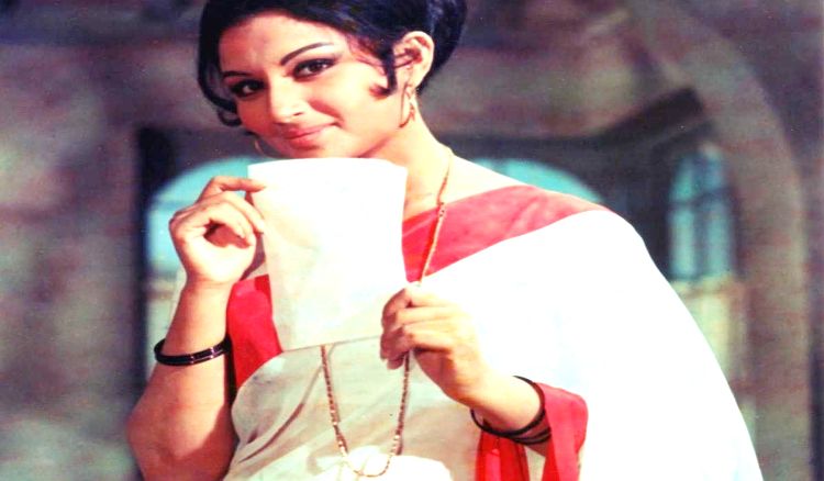 Top 6 Bengali Movies Of Evergreen Sharmila Tagore