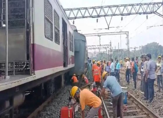 Local Train Derailment: লিলুয়ায় লাইনচ্যুত লোকাল ট্রেন! ট্রেন পরিষেবা বন্ধ  হতেই ভোগান্তির মুখে নিত্যযাত্রীরা