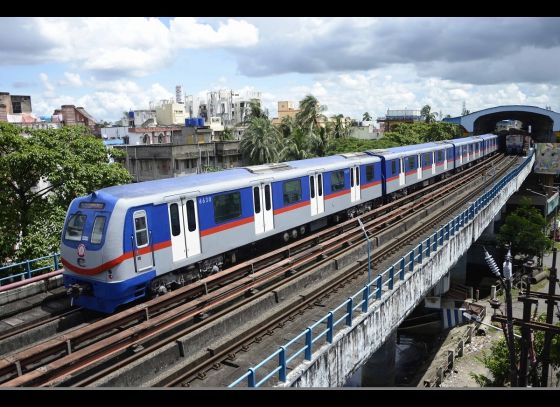 Kolkata Metro: পুজোর আবহে কলকাতা মেট্রোর সময়সূচি পরিবর্তন করা হল, জেনে নিন সম্পূর্ণ তালিকা