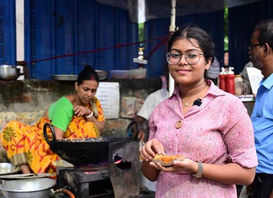 টেস্ট করে দেখুন সল্টলেকের বিখ্যাত ফুচকার চপ!